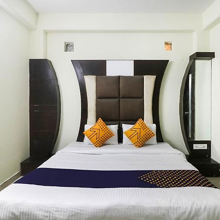 Spot On Hotel Grace Near Star Mall Γκουργκάον Εξωτερικό φωτογραφία