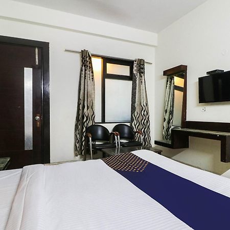 Spot On Hotel Grace Near Star Mall Γκουργκάον Εξωτερικό φωτογραφία