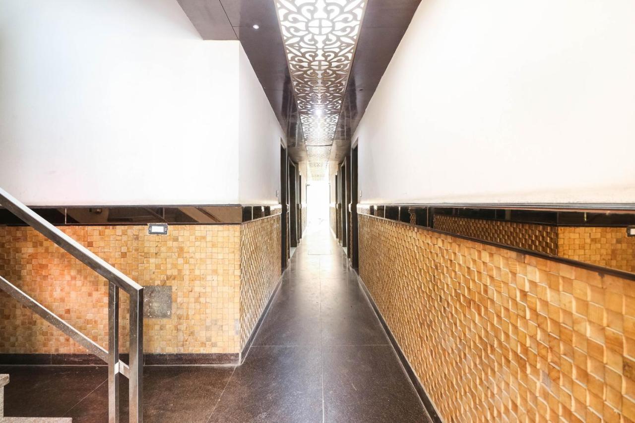 Spot On Hotel Grace Near Star Mall Γκουργκάον Εξωτερικό φωτογραφία