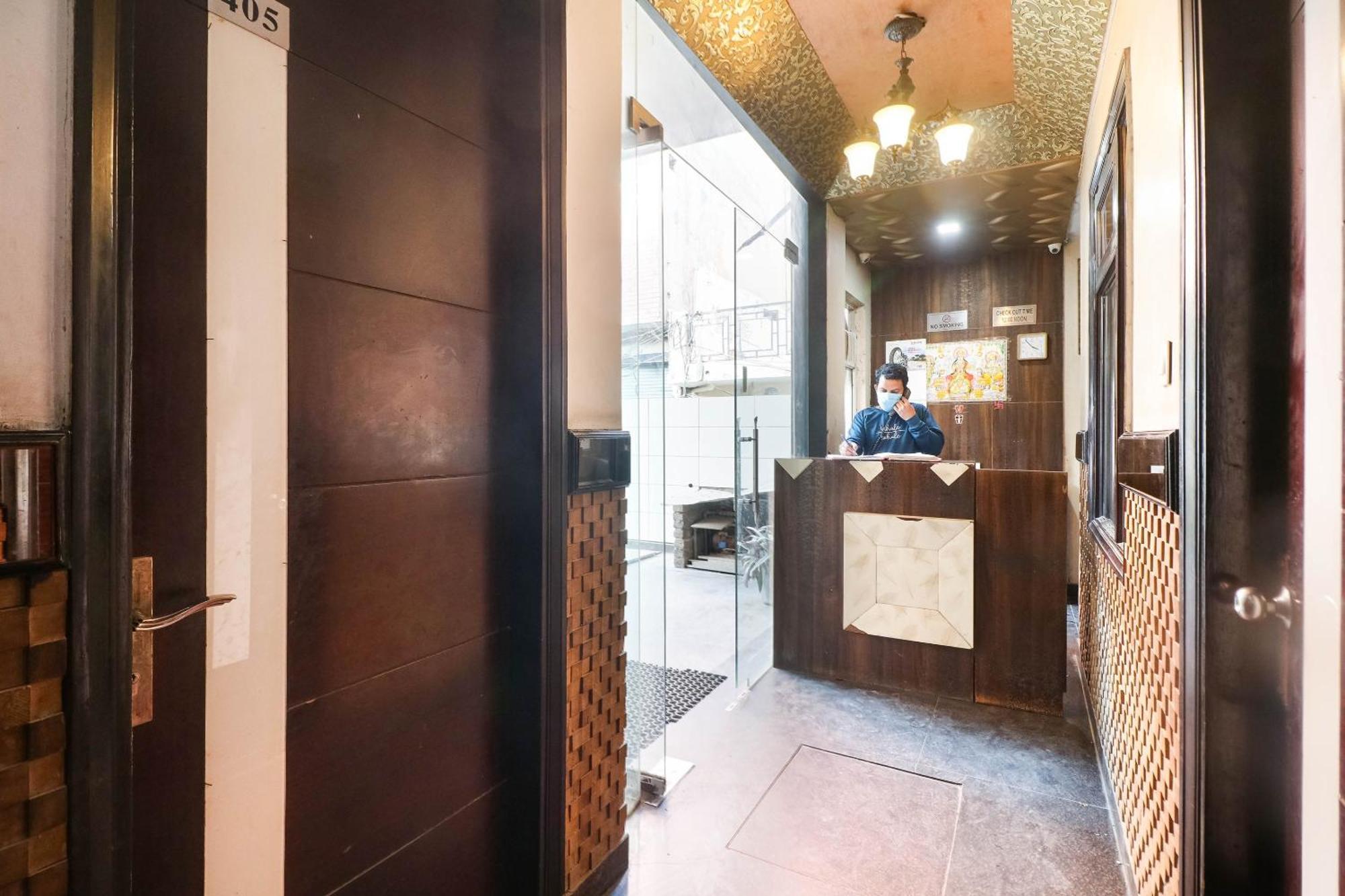 Spot On Hotel Grace Near Star Mall Γκουργκάον Εξωτερικό φωτογραφία