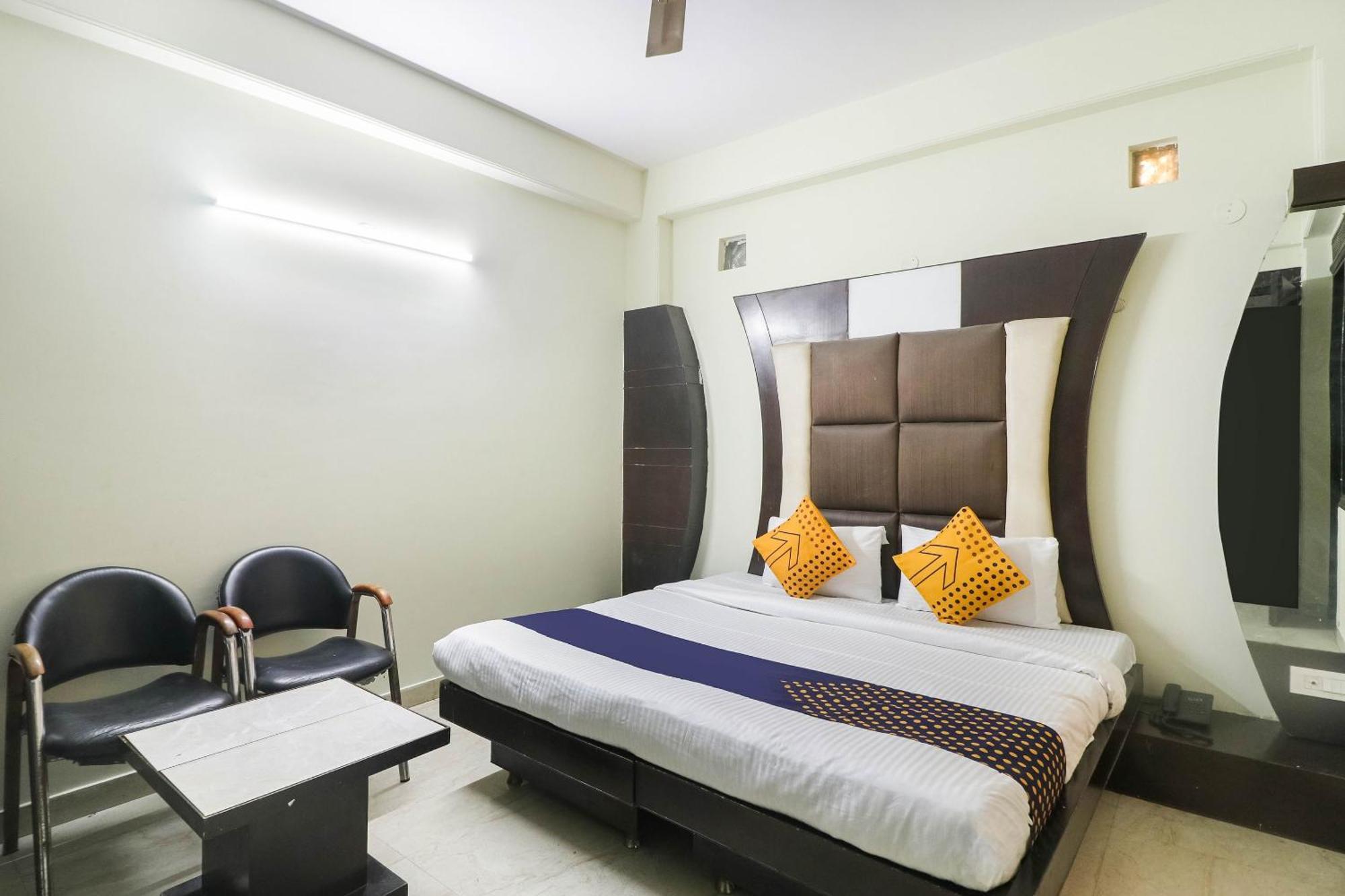 Spot On Hotel Grace Near Star Mall Γκουργκάον Εξωτερικό φωτογραφία