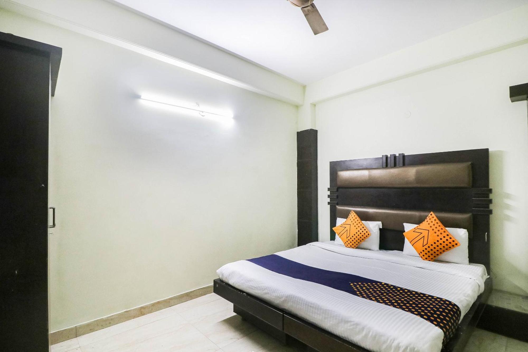 Spot On Hotel Grace Near Star Mall Γκουργκάον Εξωτερικό φωτογραφία