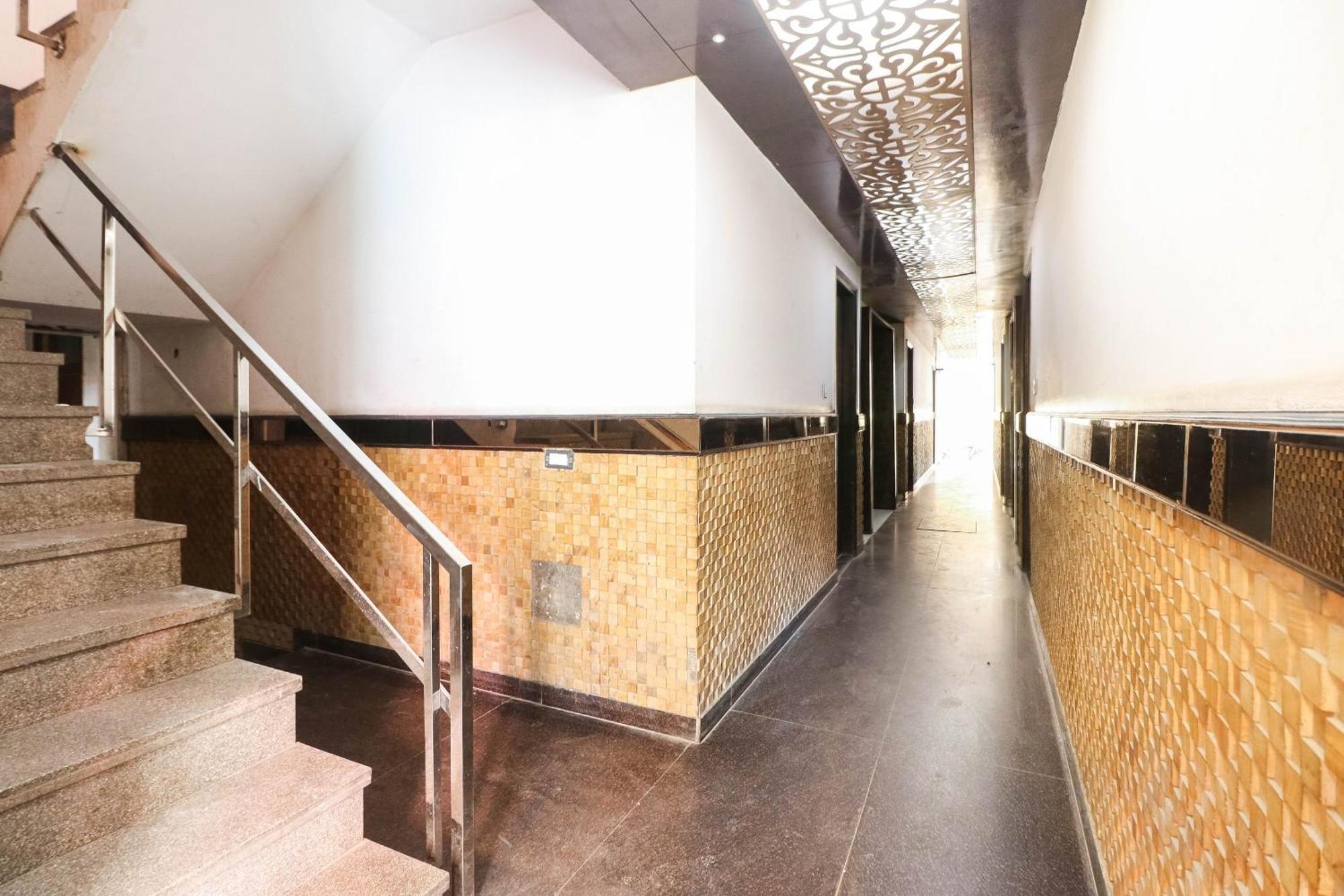 Spot On Hotel Grace Near Star Mall Γκουργκάον Εξωτερικό φωτογραφία
